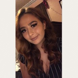 Meet your Posher, Alejandra